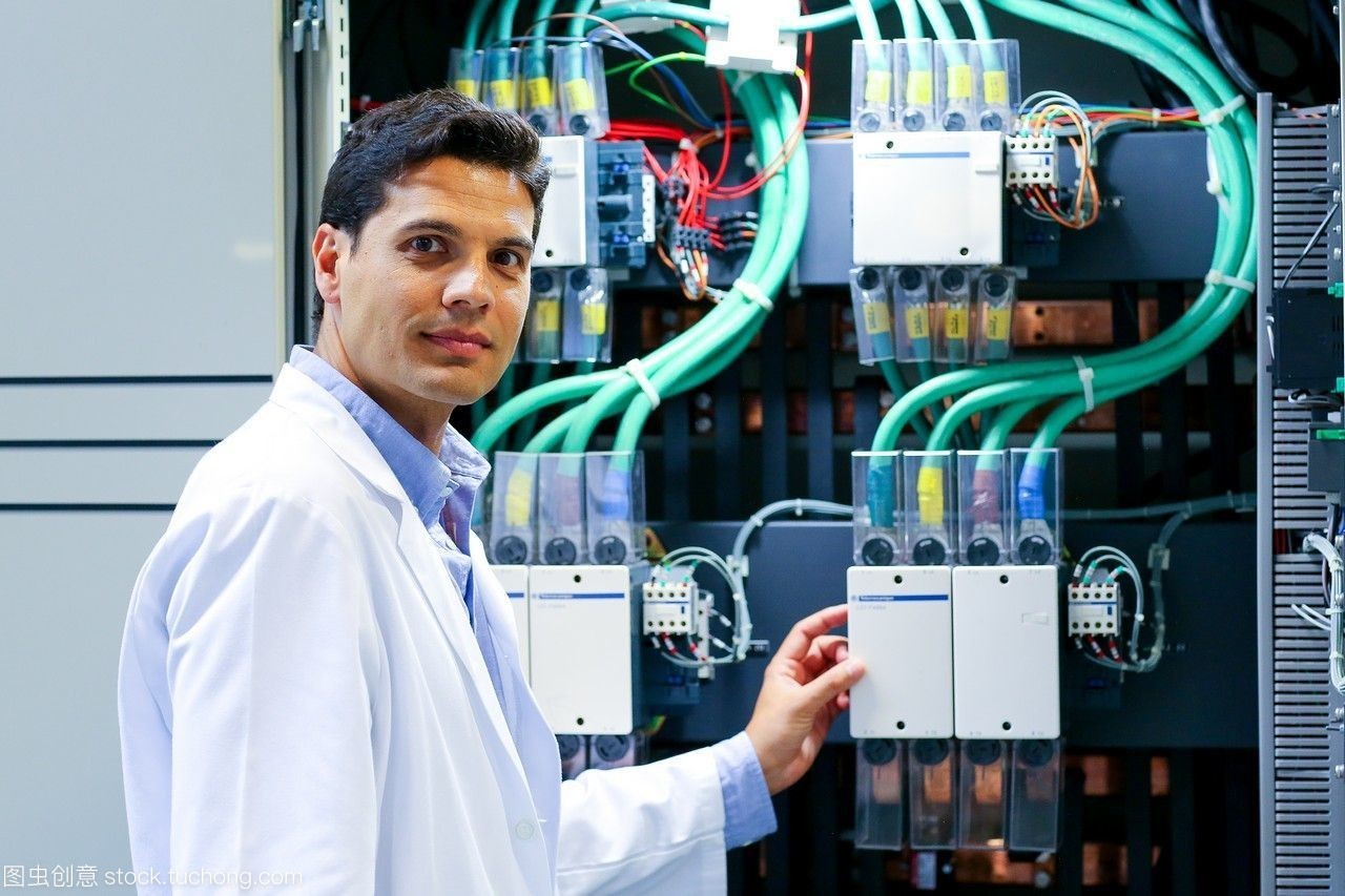 研究員低壓微網(wǎng)絡(luò)測(cè)試和證書服務(wù)智能電網(wǎng)和智能電表認(rèn)證的電力電子設(shè)備技術(shù)服務(wù)行業(yè)tecnalia研究與創(chuàng)新bizkaia巴斯克的國家西班牙